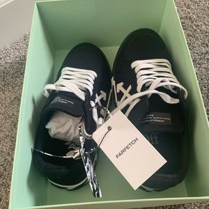 Off-White Vulcanized Boys Black Sneakers Shoes - NEW - size 38